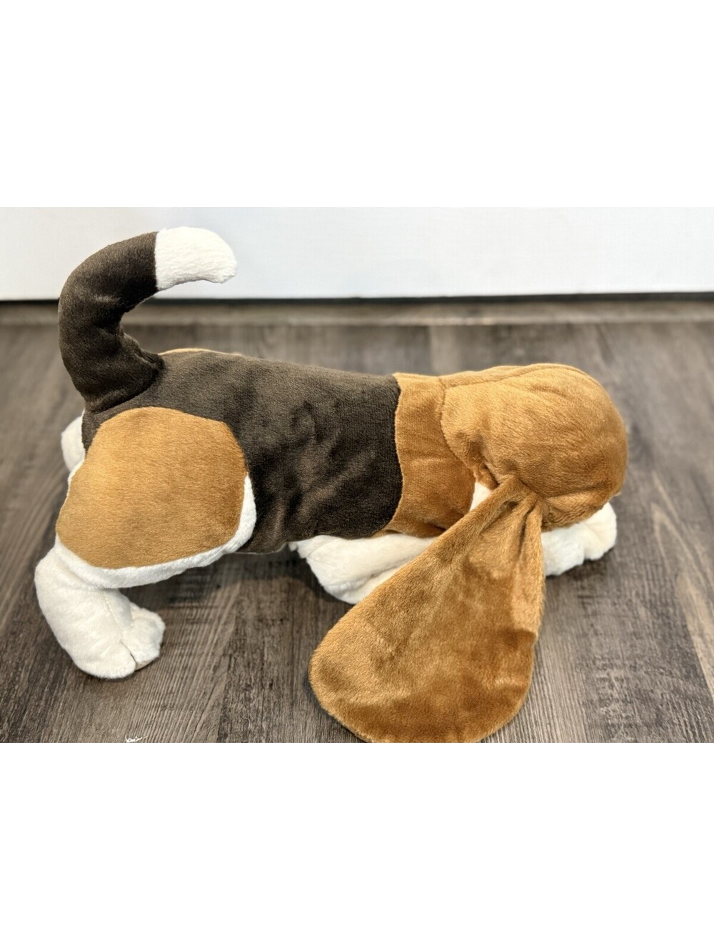 Folkmanis Basset Hound Puppy Dog Droopy Brown Floppy Realistic Animal Toy 16" - Picture 3 of 7